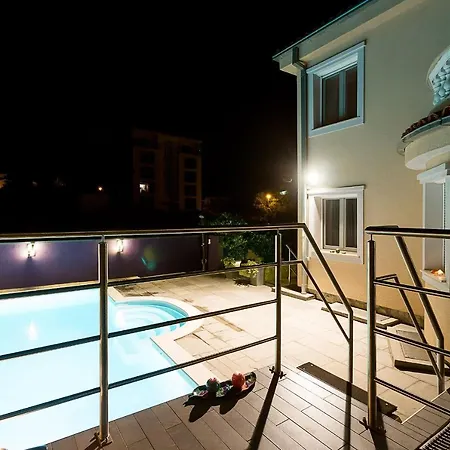 House Ceca *