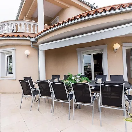 House Ceca Holiday home