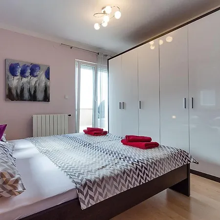 House Ceca
